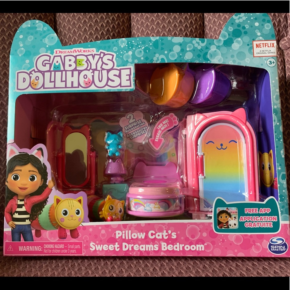 Gabby's Dollhouse, Sweet Dreams Bedroom with Pillow Cat Figure.